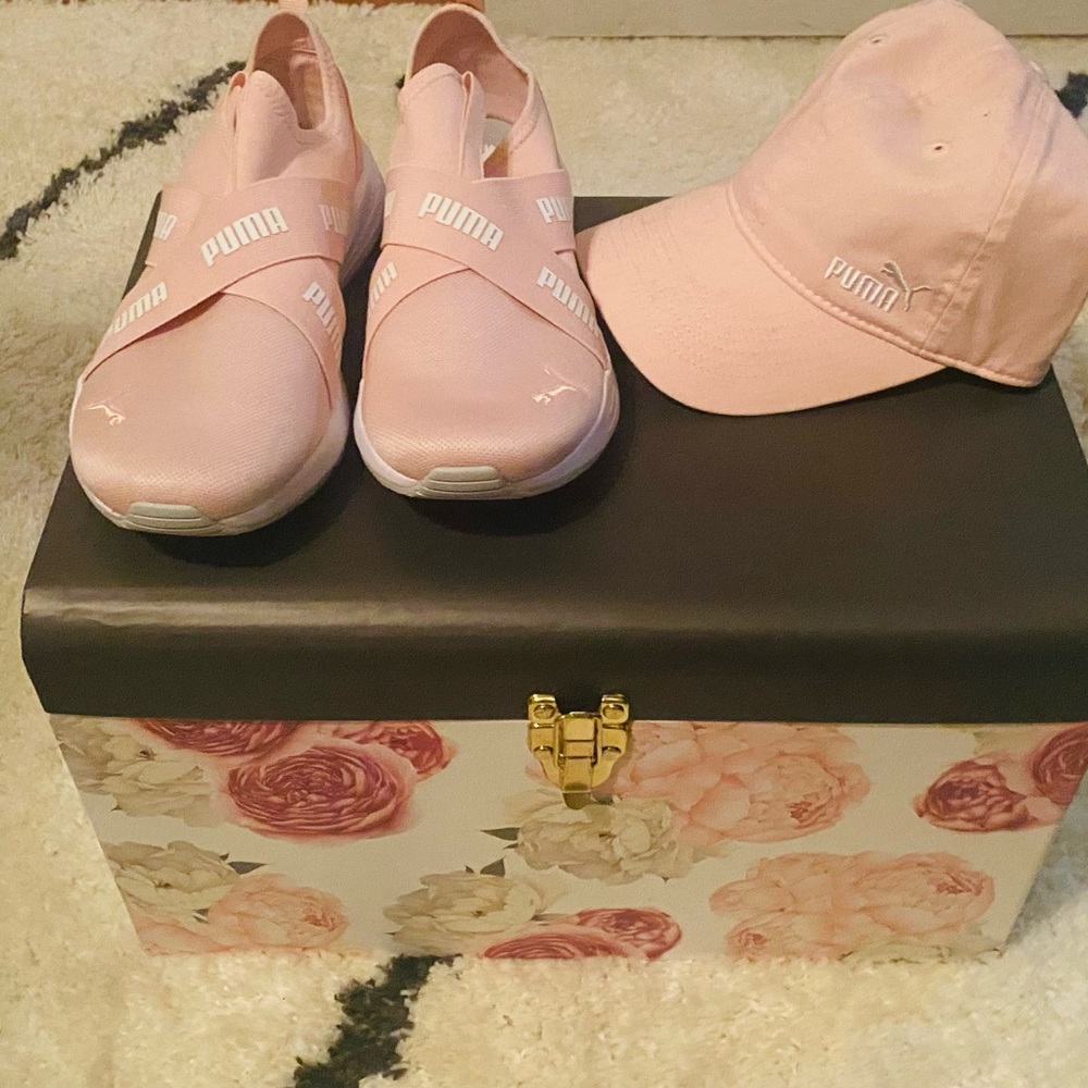 Set Light pink Puma Women Sneakers 8.5 with Light Pink Puma Hat